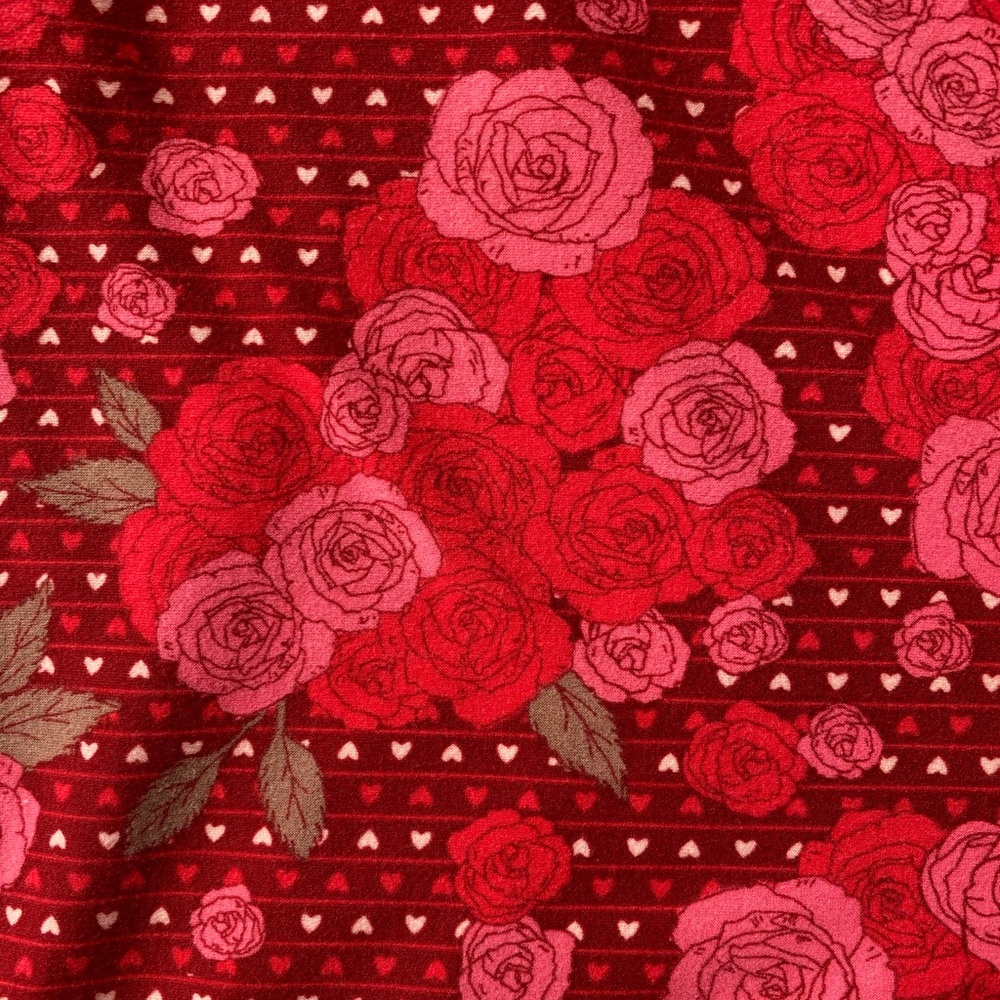 LULAROE Women’s Red Rose and Heart Pattern Leggings EUC SIZE TC2 18+ - Picture 2 of 5